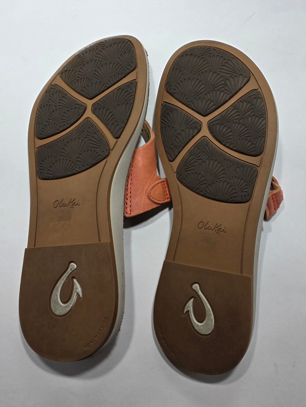 OluKai Women’s Leather Thong Sandals Coral Orange Size 6 EU 36 Excellent... - Picture 6 of 8